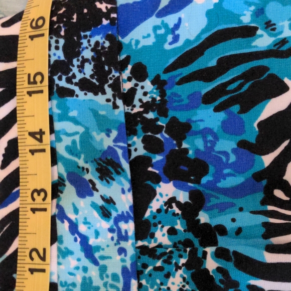 Lovely printed skirt size large - Picture 8 of 9